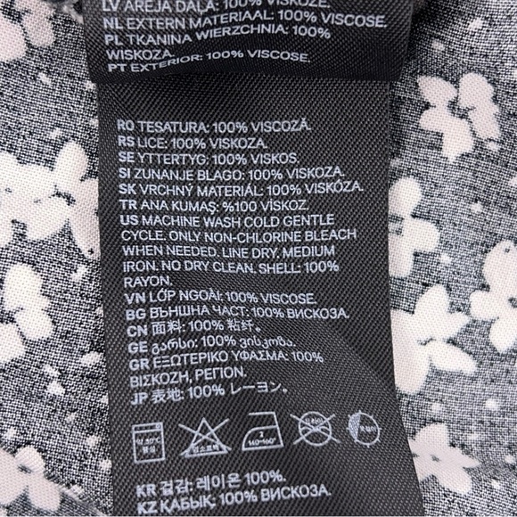 Small H&M Black White Floral Print Peasant Dress Smocked Waist Accent - Picture 13 of 13